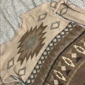 American Eagle size medium sweater.